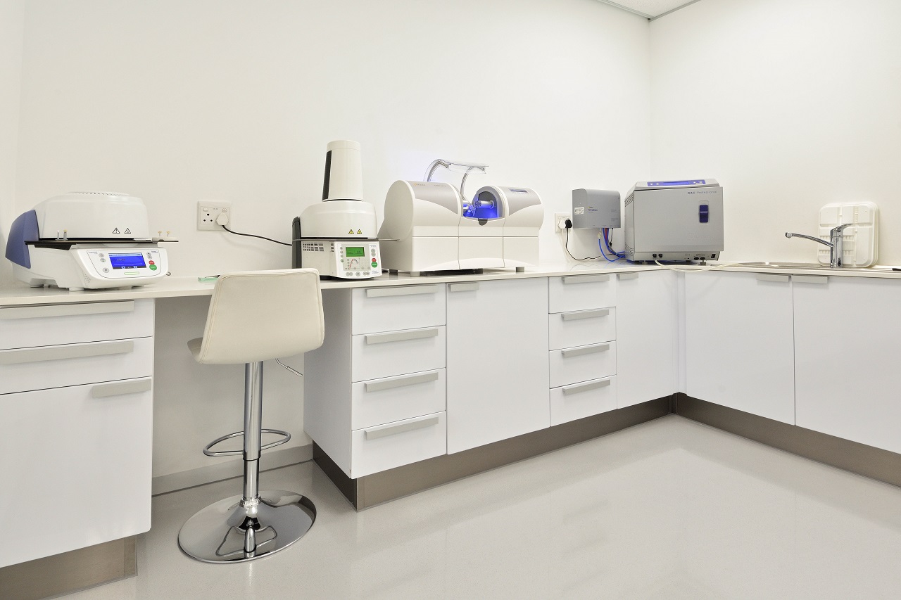 In-house dental laboratory equipment at Melrose Dental Studio