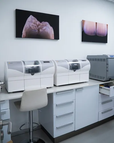 In-house milling laboratory at Melrose Dental Studio