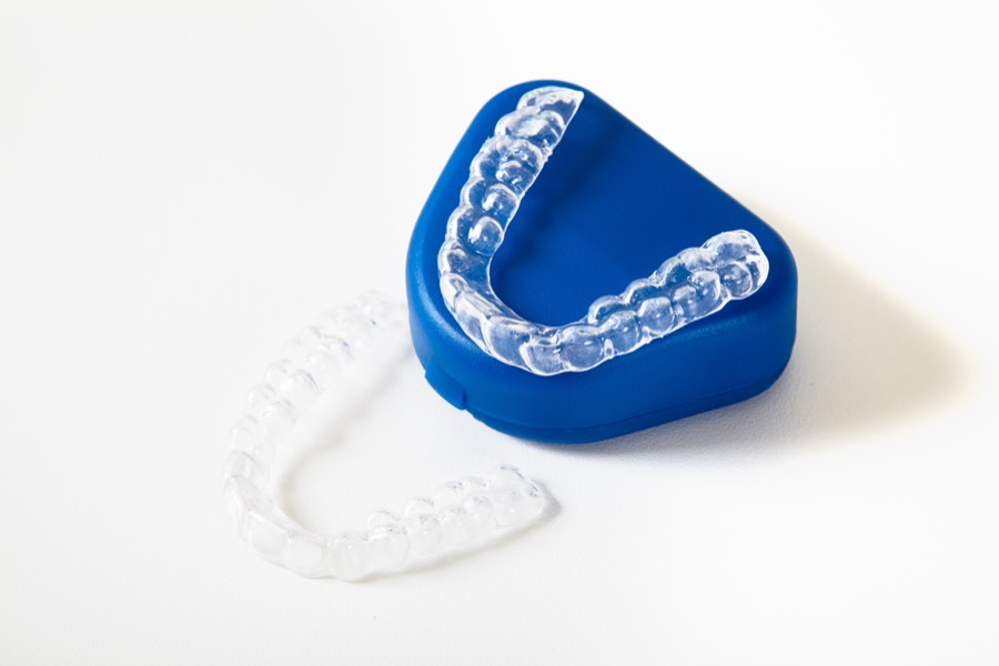 Clear removable aligners with carry case